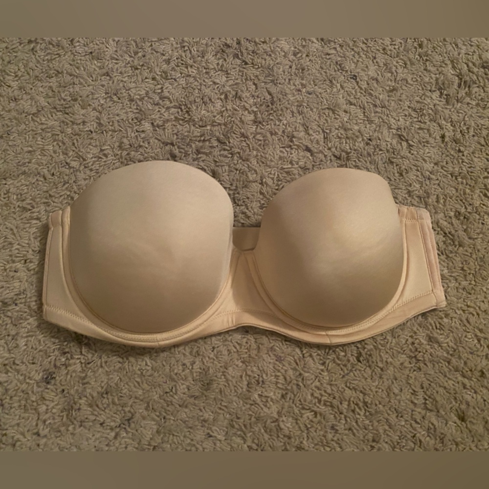 Smart and Sexy
38DD